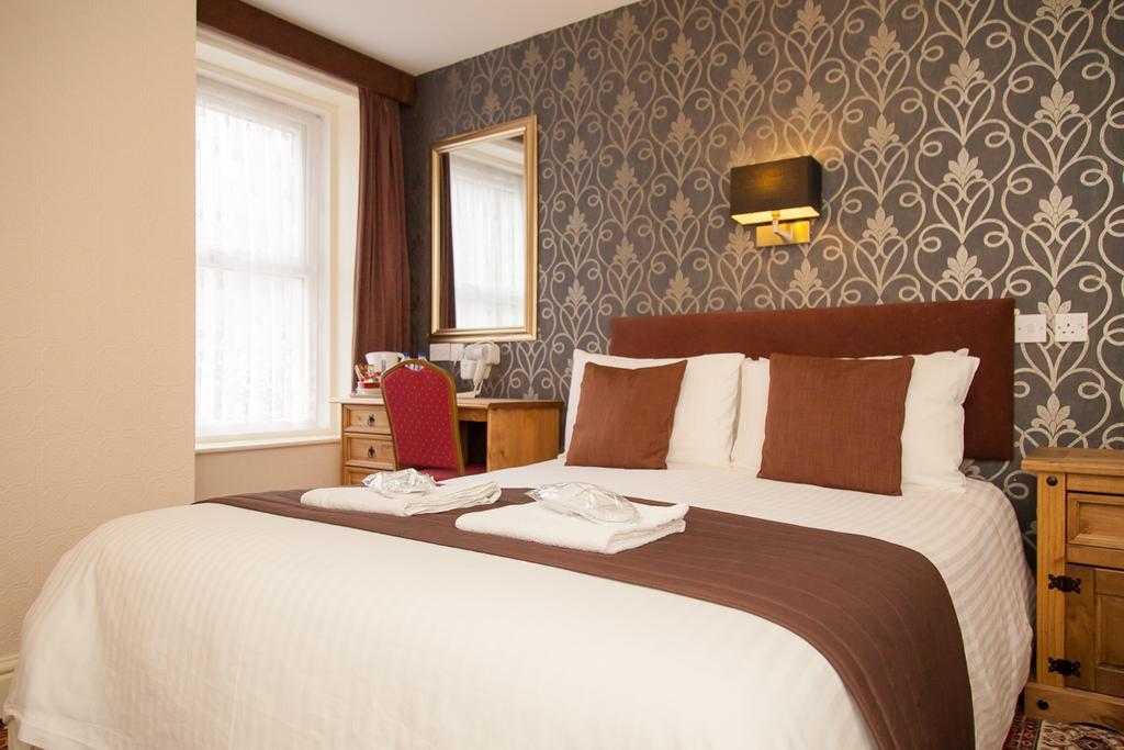 The Trafford Hotel Блекпул Екстериор снимка