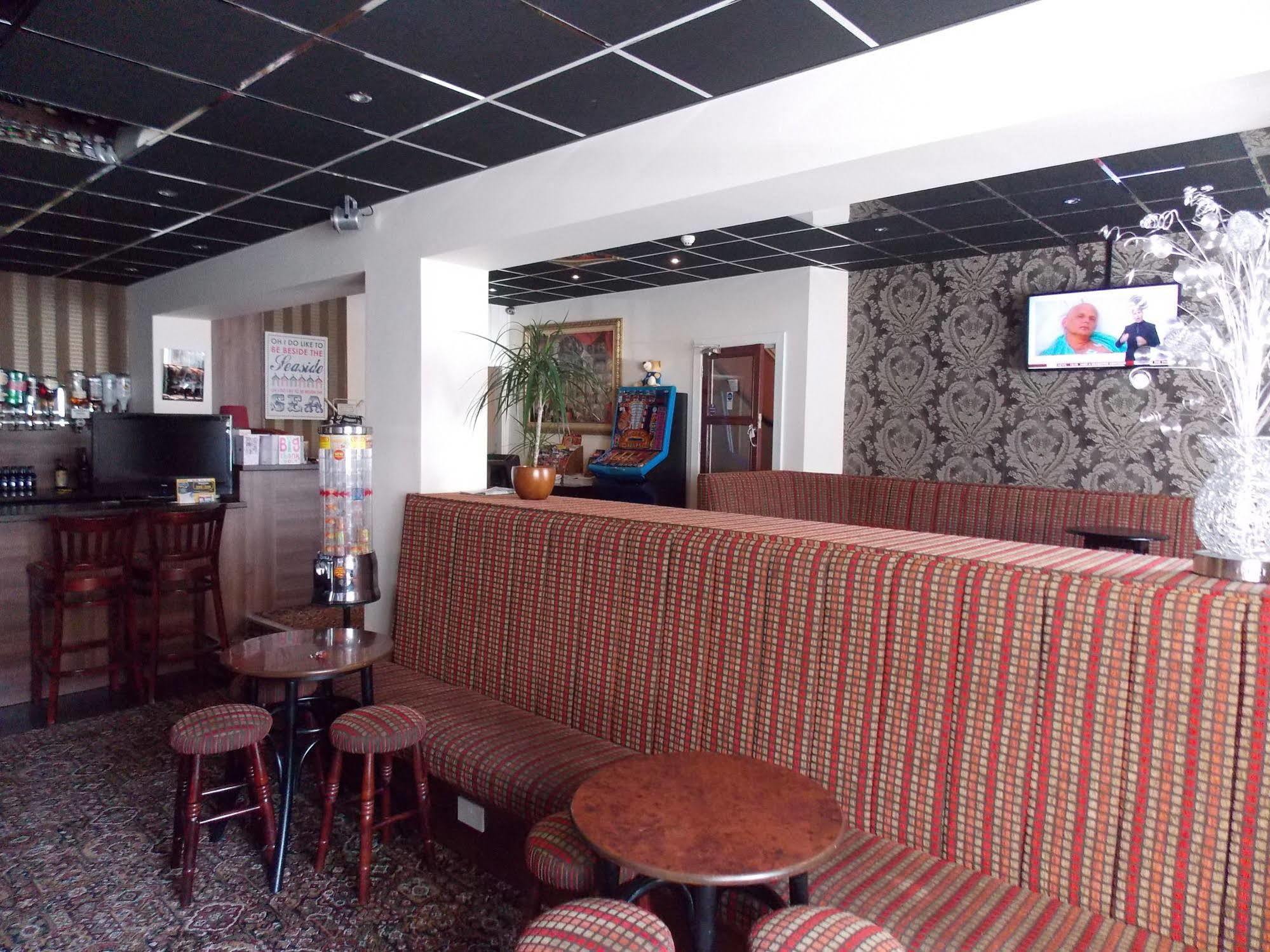 The Trafford Hotel Блекпул Екстериор снимка